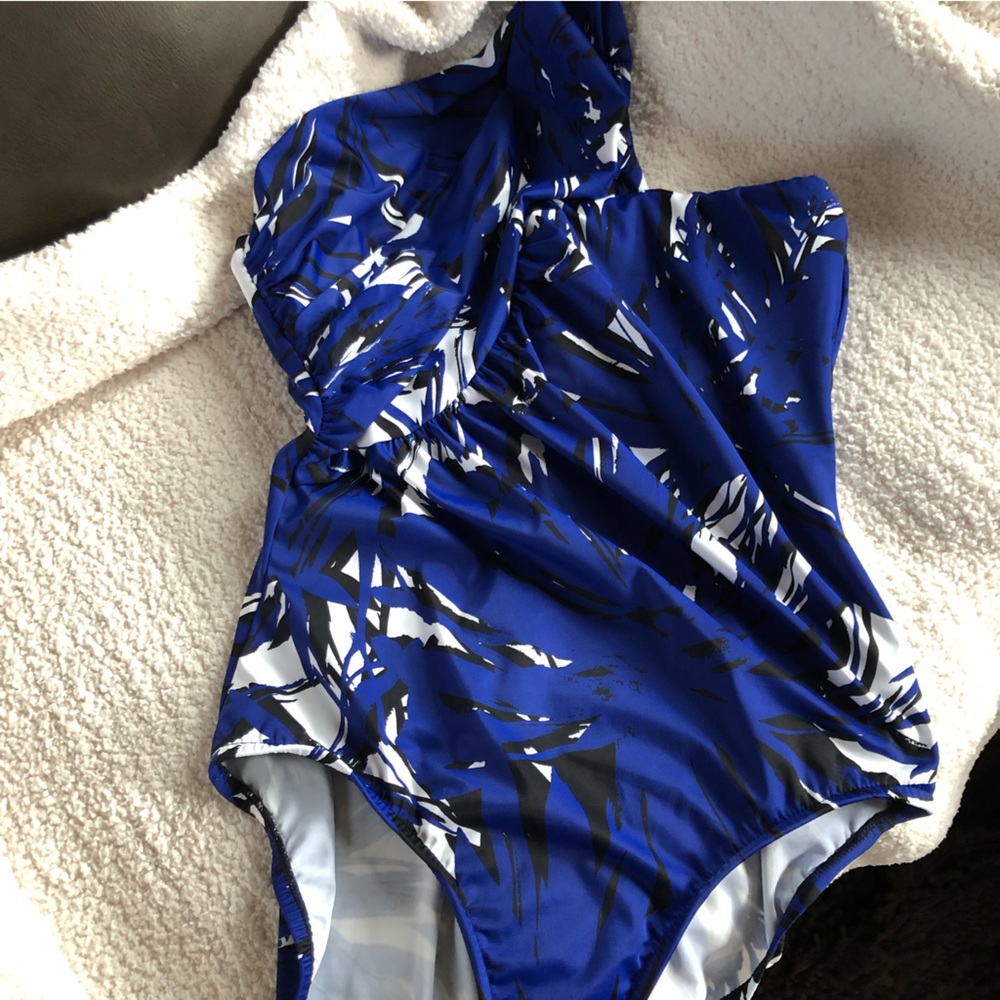NWT Miraclesuit Blue Multi One Shoulder Wire Under-bra 32% Spandex Support A